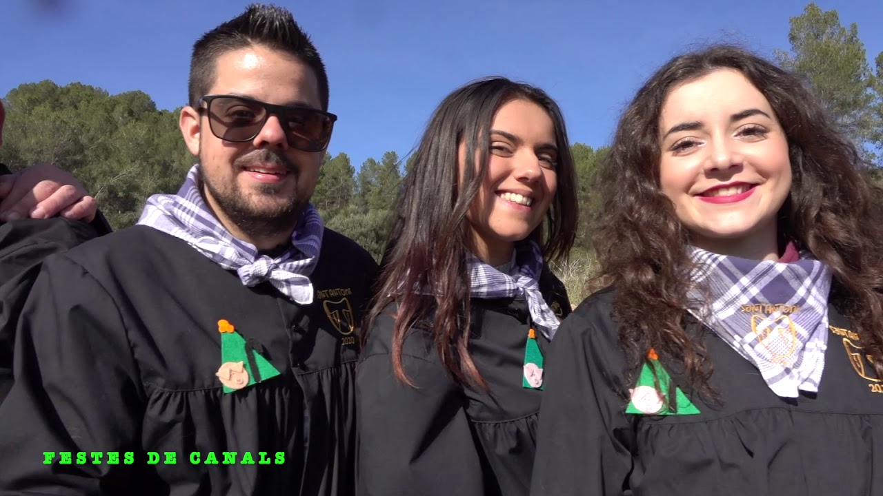 Hoguera de San Antonio Abad en Canals, Valencia: Tradición y Celebración