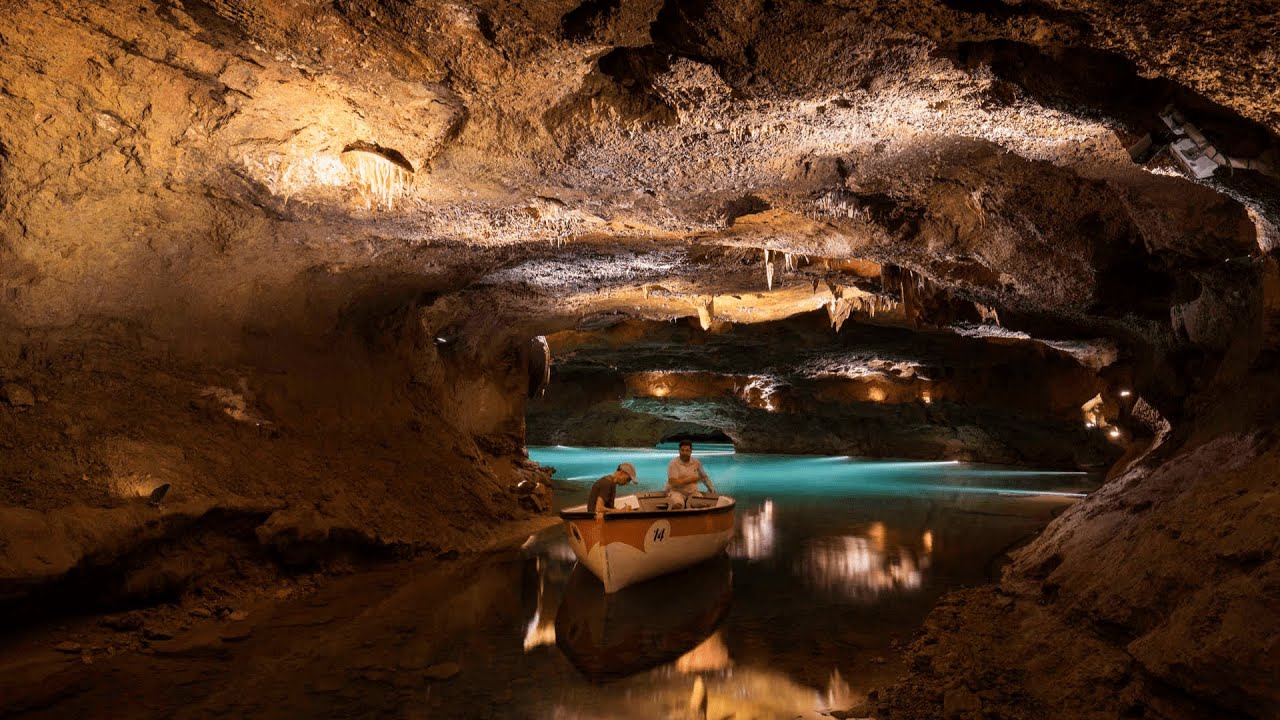 Explora las Mejores Excursiones Guiadas a Cuevas en Valencia